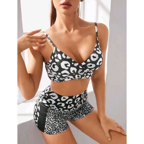 ATHLETIC Leopard Black & White CrissCross Top and Bottom Shorts Set NWT - Picture 3 of 6